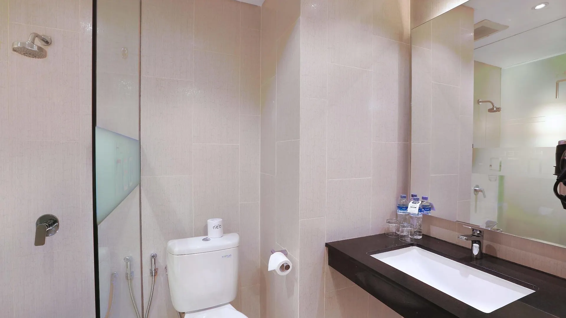 Hotel Neo+ Kuta Legian By Aston